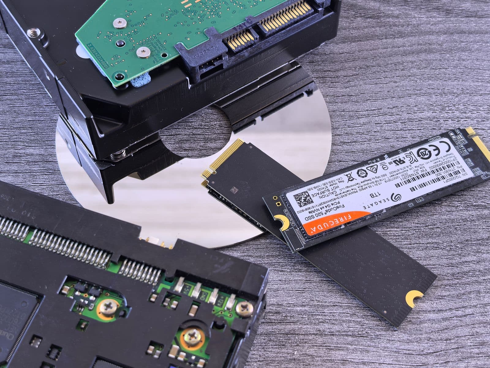 DA-NAND 100